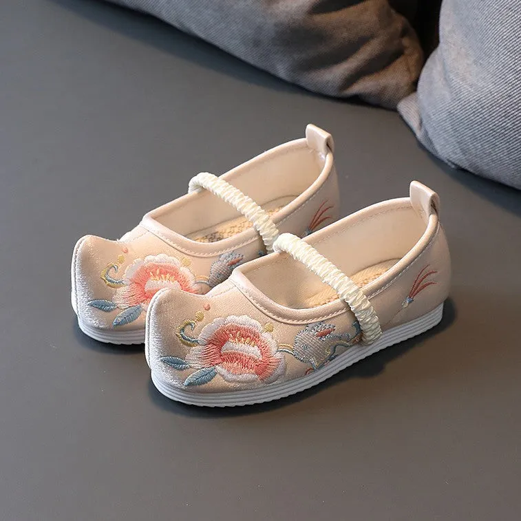 Traditional Girls' Floral Embroidery Chinese Cocked Shoes Dancing Shoes