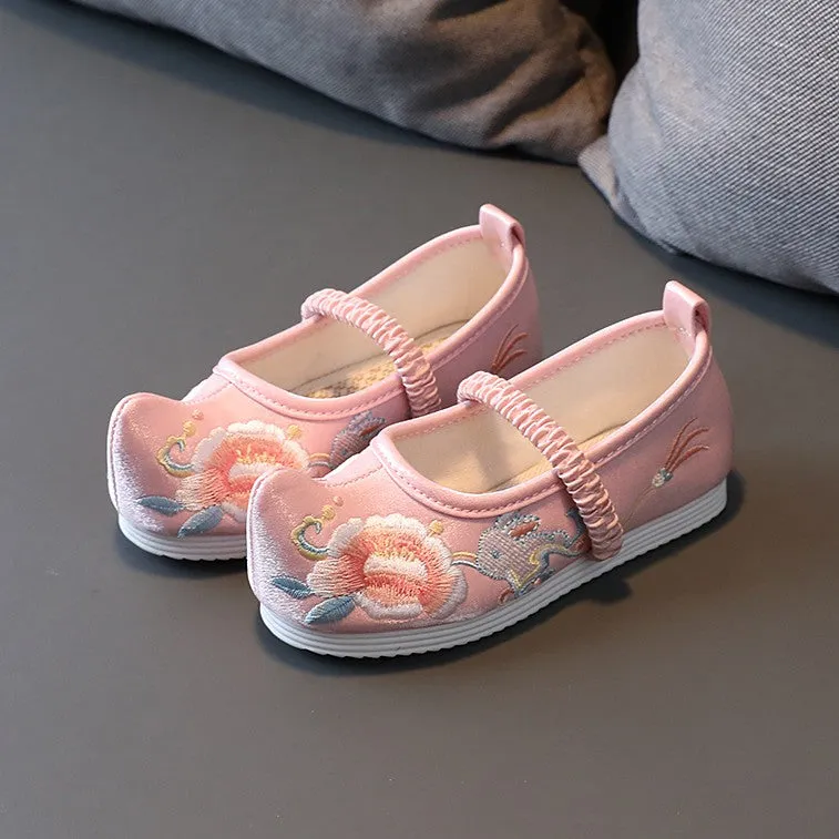 Traditional Girls' Floral Embroidery Chinese Cocked Shoes Dancing Shoes